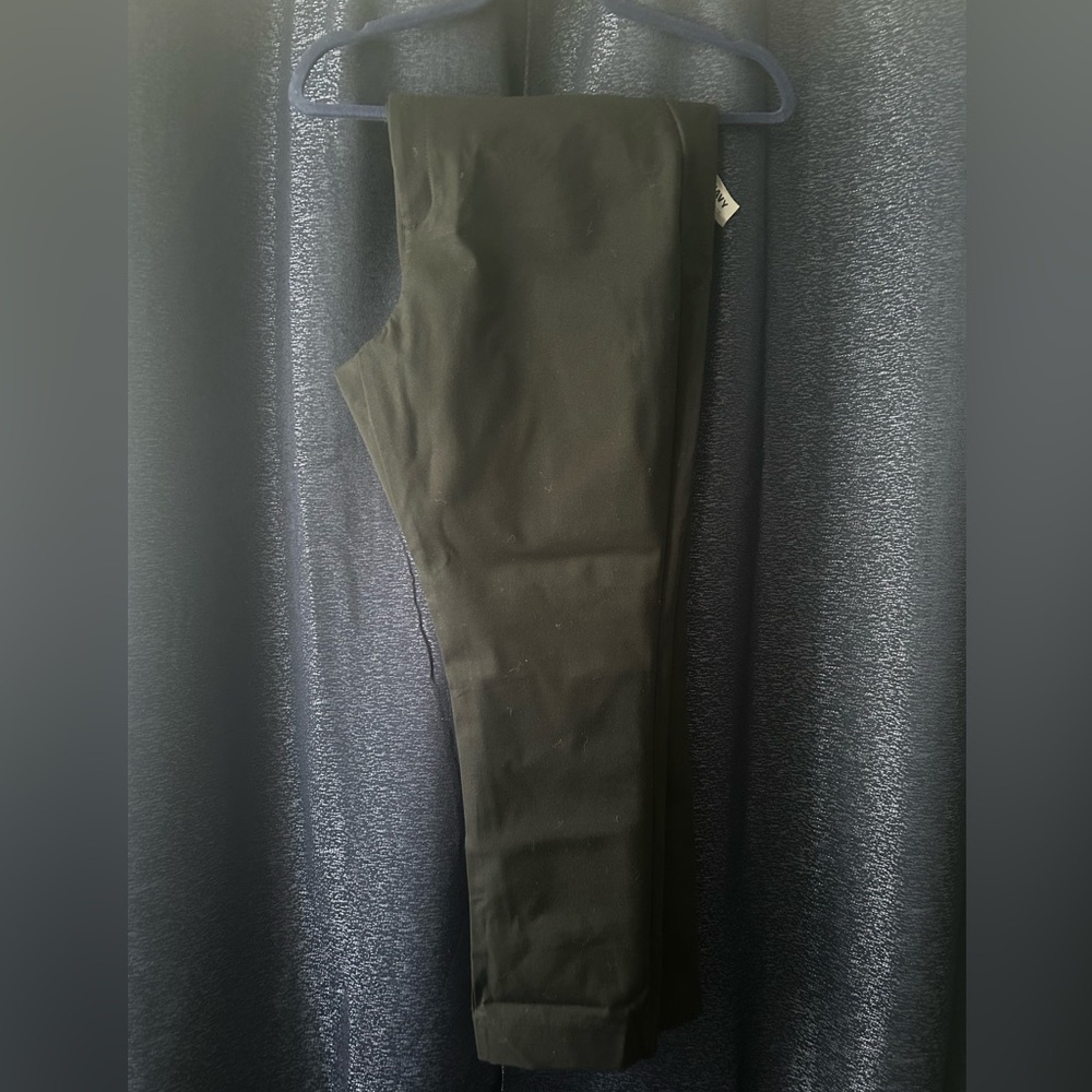 Old Navy | 16 | Black Pixie Skinny Pants